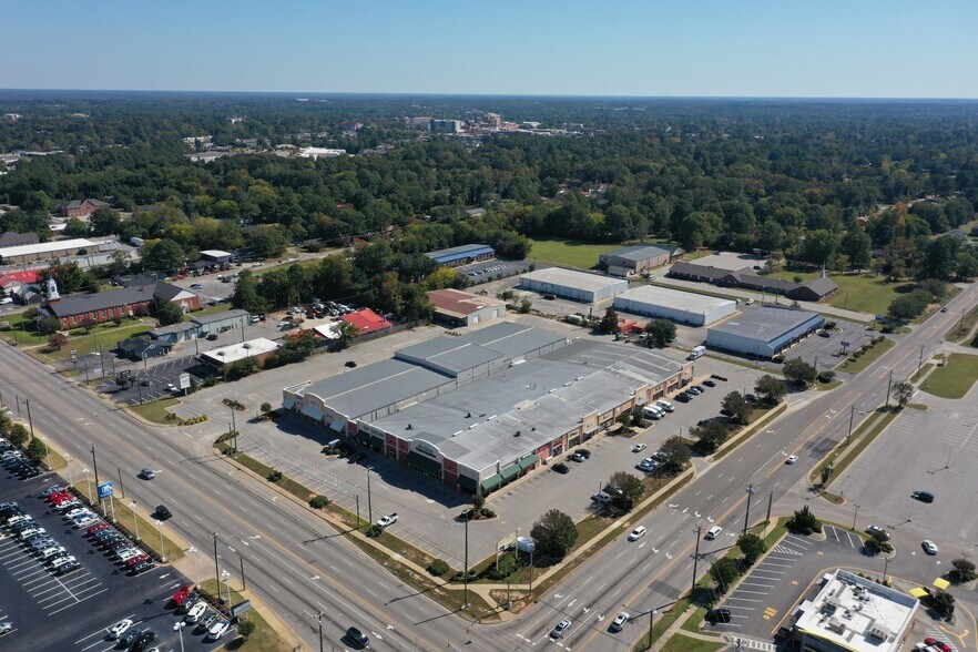 More Photos Of 4101 Raeford Rd, Fayetteville General Retail For Lease