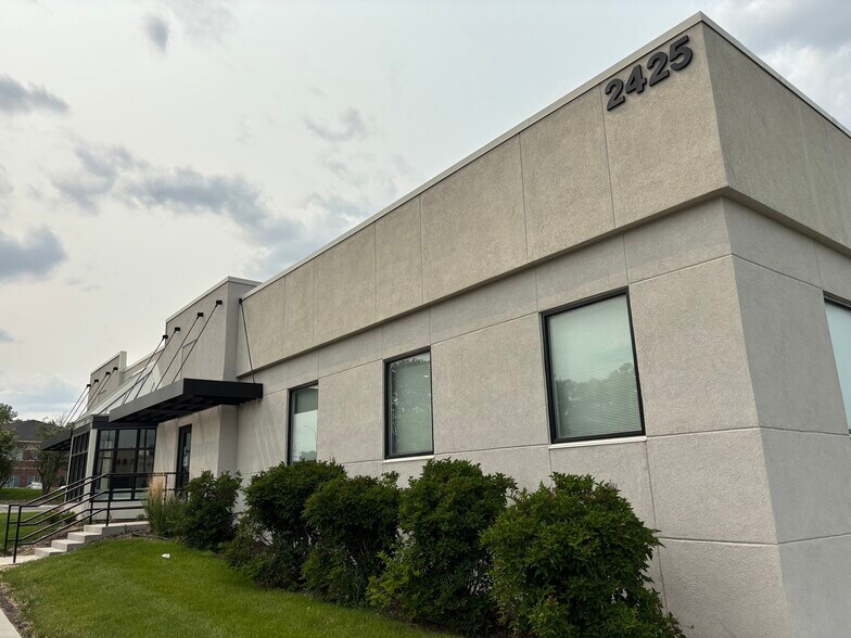 More Photos Of 2425 Westown Pky, West Des Moines Medical For Sale