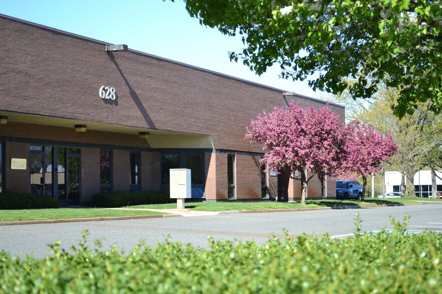 More Photos Of 628 Shrewsbury Ave, Tinton Falls Office For Lease