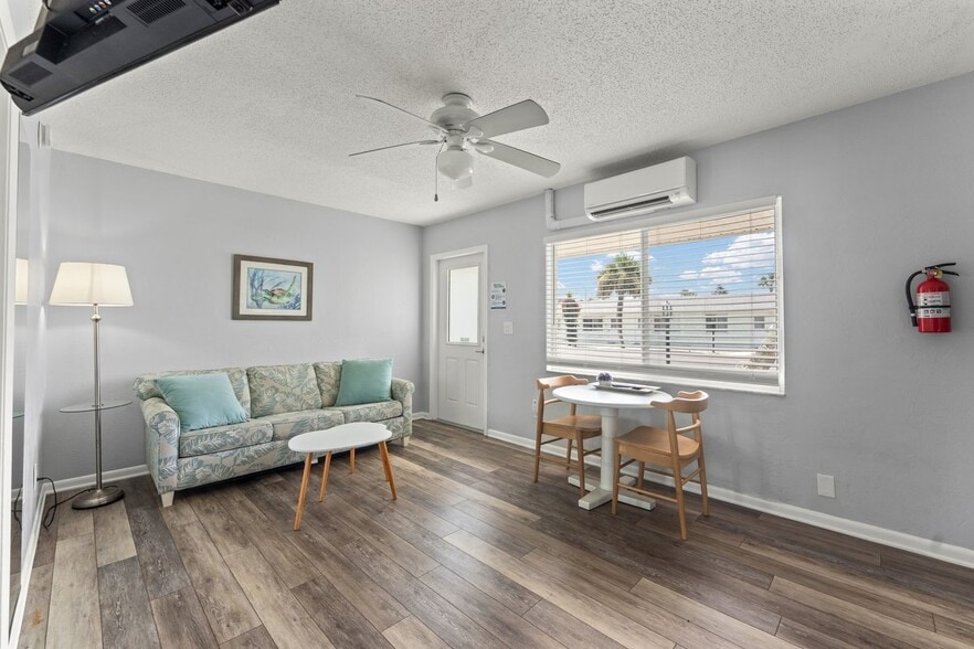 More Photos Of 1708 S Atlantic Ave, New Smyrna Beach Hotel For Sale