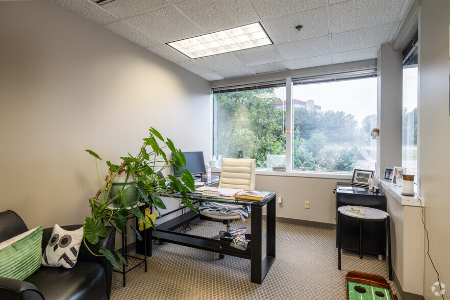 More Photos Of 1187 Thorn Run Rd, Moon Township Office For Sale