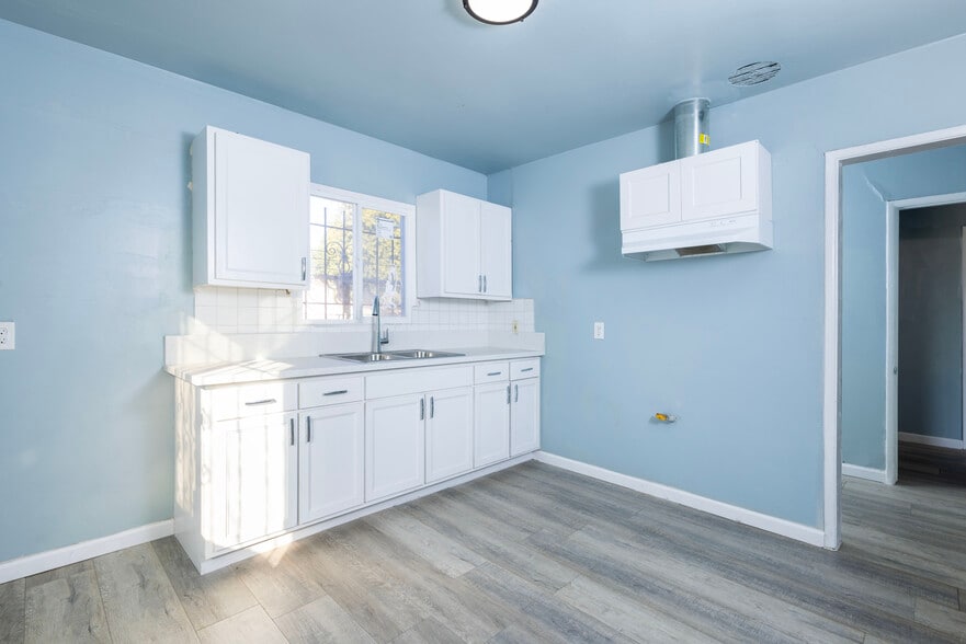 More Photos Of 1230 S Wilmington Ave, Compton Apartments For Sale