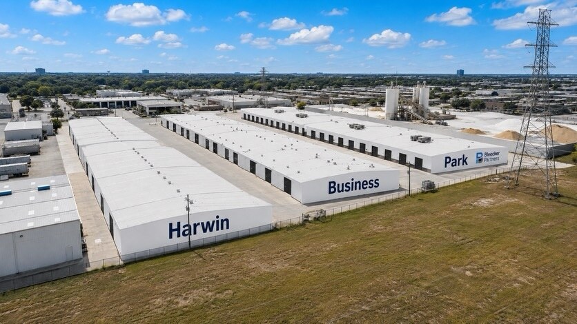 More Photos Of 9450 Harwin Dr, Houston Unknown For Lease