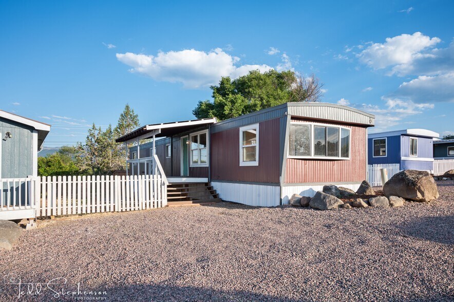 More Photos Of 810 NW Cedar Ave, Cedaredge Manufactured Housing Mobile Home Park For Sale