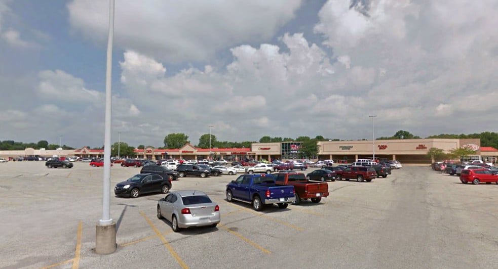 Primary Photo Of 3300-3420 E Market St, Logansport Storefront For Lease