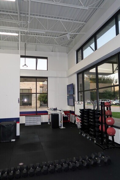 More Photos Of 5855 Preston Rd, Frisco Storefront For Lease