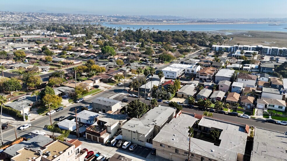 More Photos Of 2162 Thomas Ave, San Diego Apartments For Sale