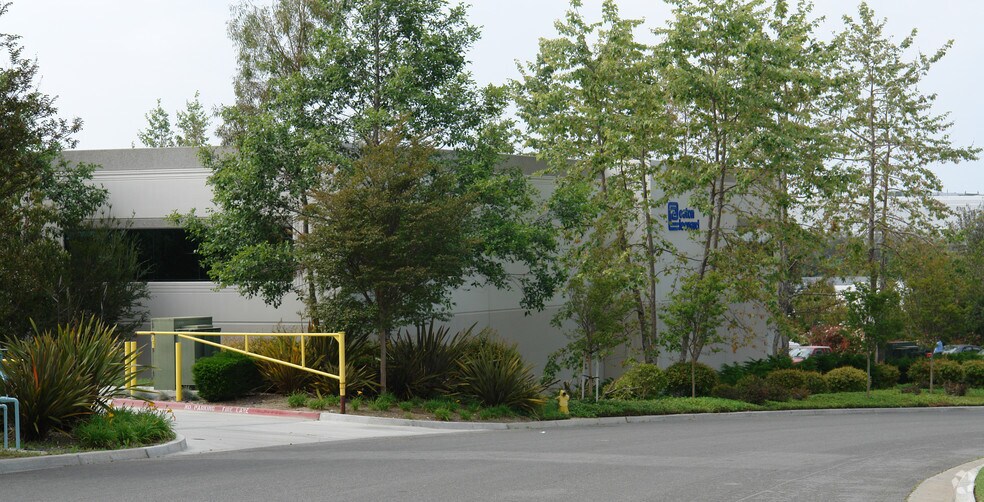 More Photos Of 1391 Specialty Dr, Vista Manufacturing For Lease