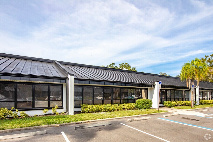 More Photos Of 6706 Benjamin Rd, Tampa Unknown For Lease