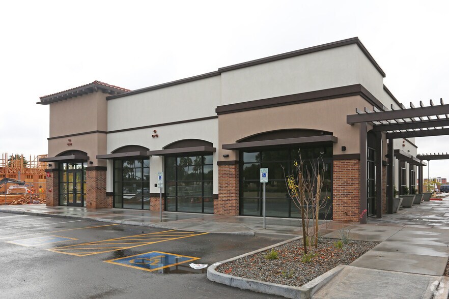 Primary Photo Of 14333 W Bell Rd, Surprise Freestanding For Sale