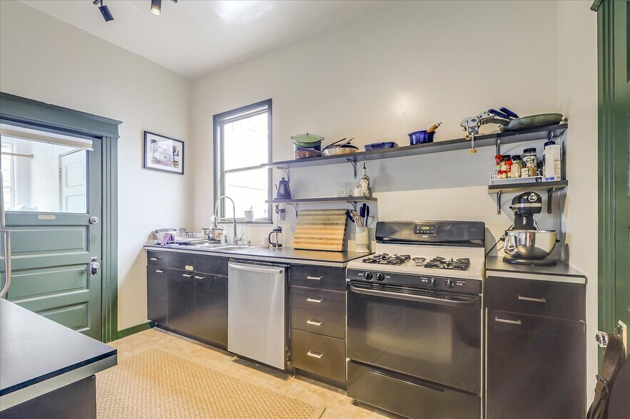 More Photos Of 1300 Church St, San Francisco Apartments For Sale