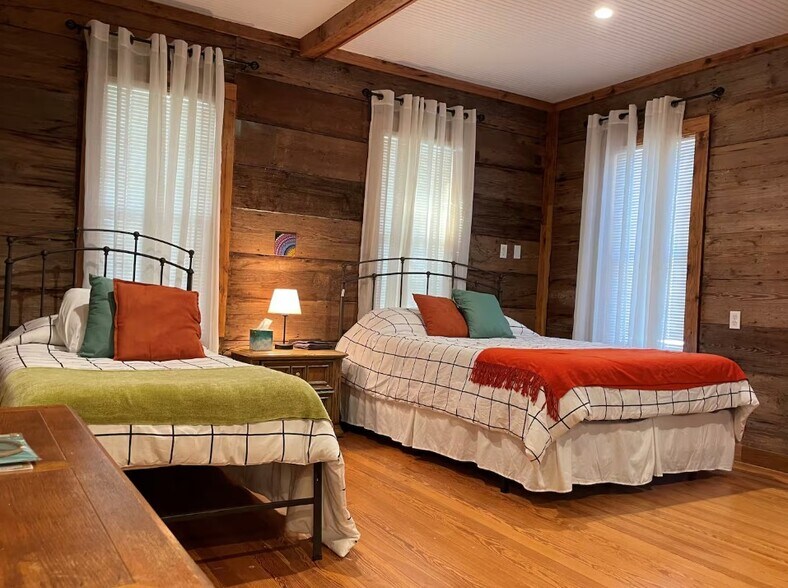 More Photos Of 1241 Post Oak Point Rd, New Ulm Specialty For Sale