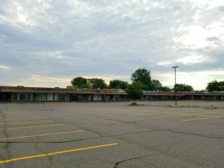 More Photos Of 8751-8789 Monroe Rd, Durand Unknown For Lease