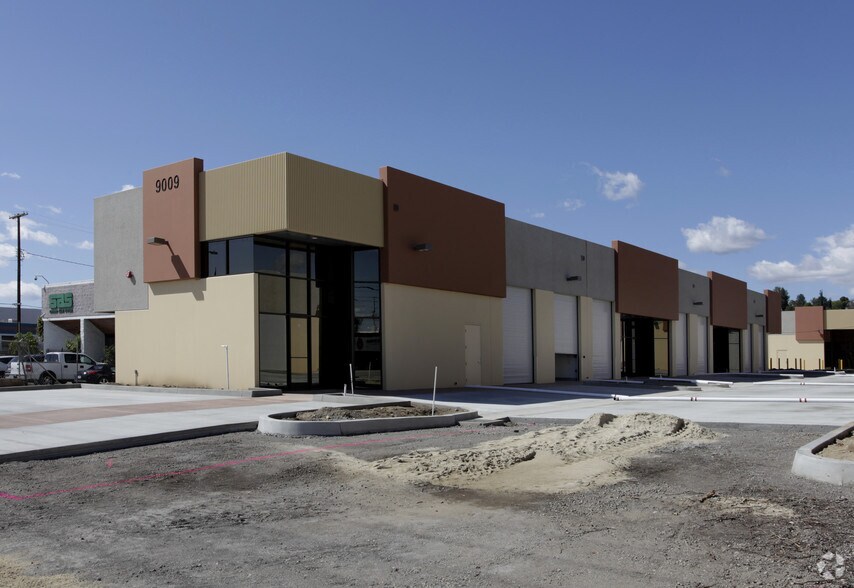 More Photos Of 9009 Canoga Ave, Canoga Park Manufacturing For Lease