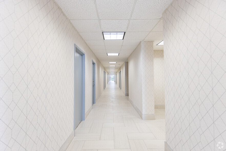 More Photos Of 100 NW 170th St, North Miami Beach Unknown For Lease