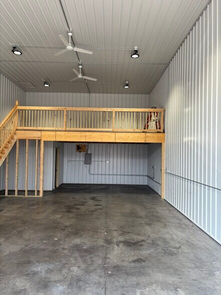 More Photos Of 15195 Boulder Ct, Rosemount Self Storage For Lease