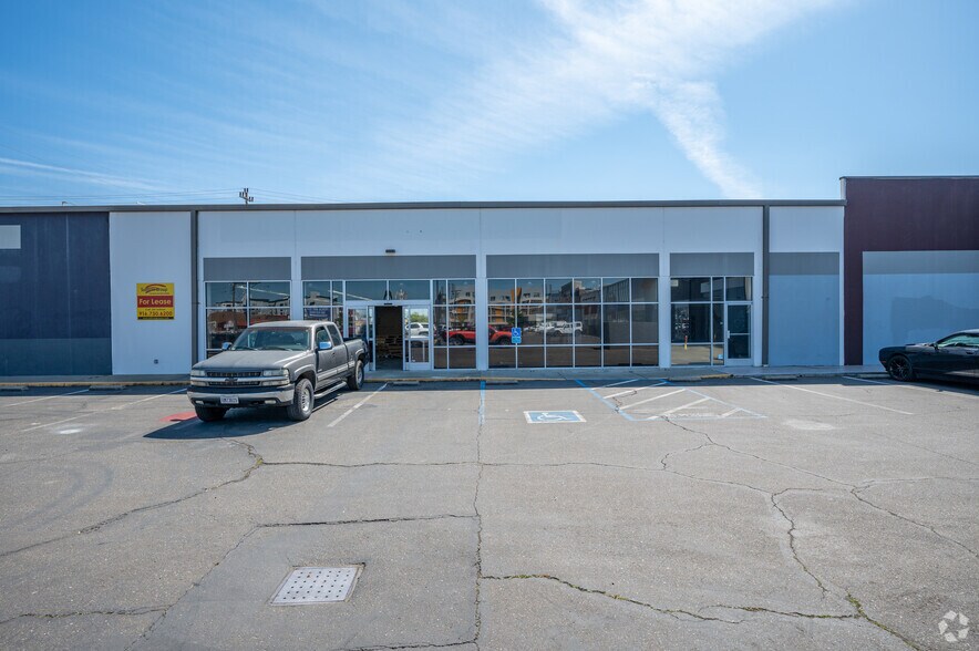 More Photos Of 6800 Folsom Blvd, Sacramento Unknown For Lease