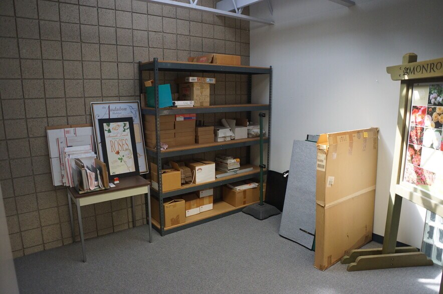 More Photos Of 15200 Mansel Ave, Lawndale Office For Lease