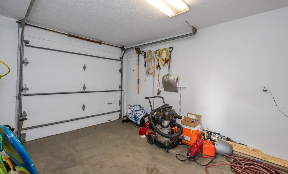 More Photos Of 1101 S East St, Indianapolis Auto Dealership For Sale