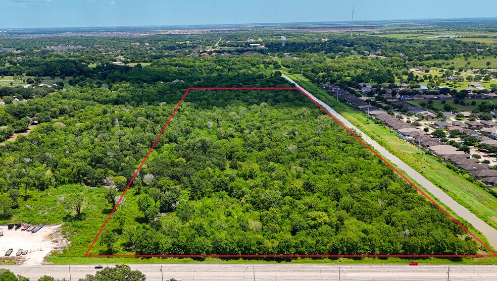 More Photos Of 0 Hwy 35 - CR 133 - 19.07ac, Alvin Land For Sale