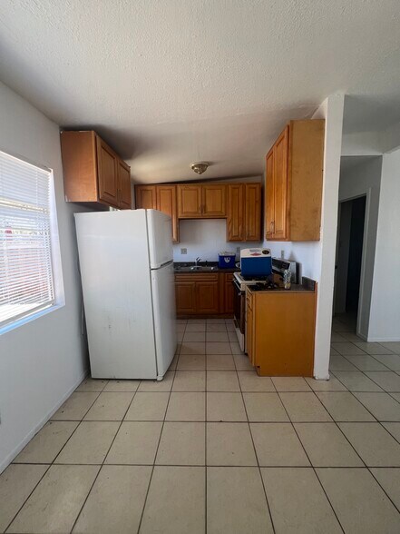 More Photos Of 29867 N 1st St, Barstow Apartments For Sale