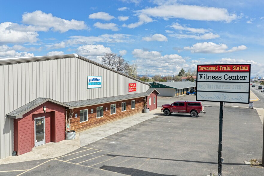 More Photos Of 500 N Front St, Townsend General Retail For Sale