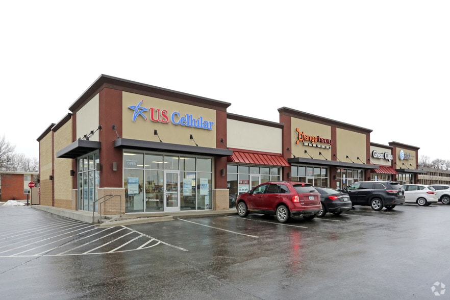 Primary Photo Of 2423-2701 Grand Ave, Ames Unknown For Lease