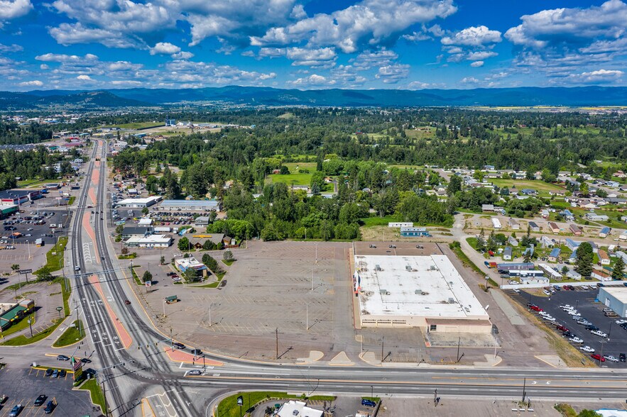 More Photos Of 2024 US Hwy 2 E, Kalispell Garden Center For Sale