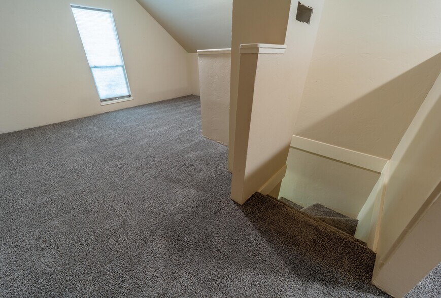 More Photos Of 517 Cherokee Ave, Mcalester Office For Lease