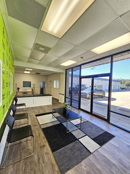 More Photos Of 7230 Senate Ave, Houston Service For Sale