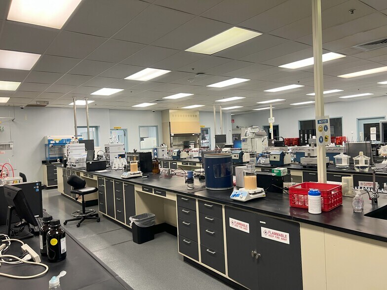 More Photos Of 8800 Line Ave, Shreveport Research And Development For Sale