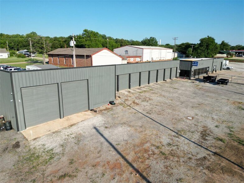 More Photos Of 214 N Highway 18, Chandler General Retail For Sale