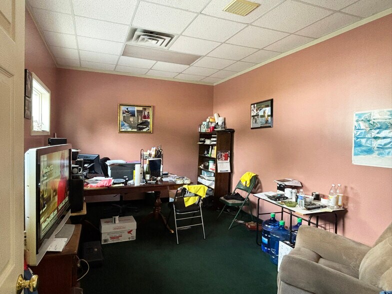 More Photos Of 3640 Clinton St, Buffalo Freestanding For Sale