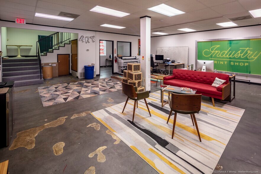 More Photos Of 705 Wallingford Bend, Austin Light Distribution For Lease
