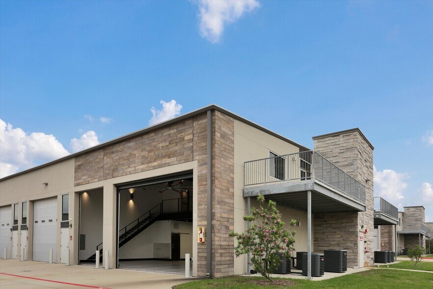 More Photos Of 6767 All Stars Ave, Frisco Showroom For Sale