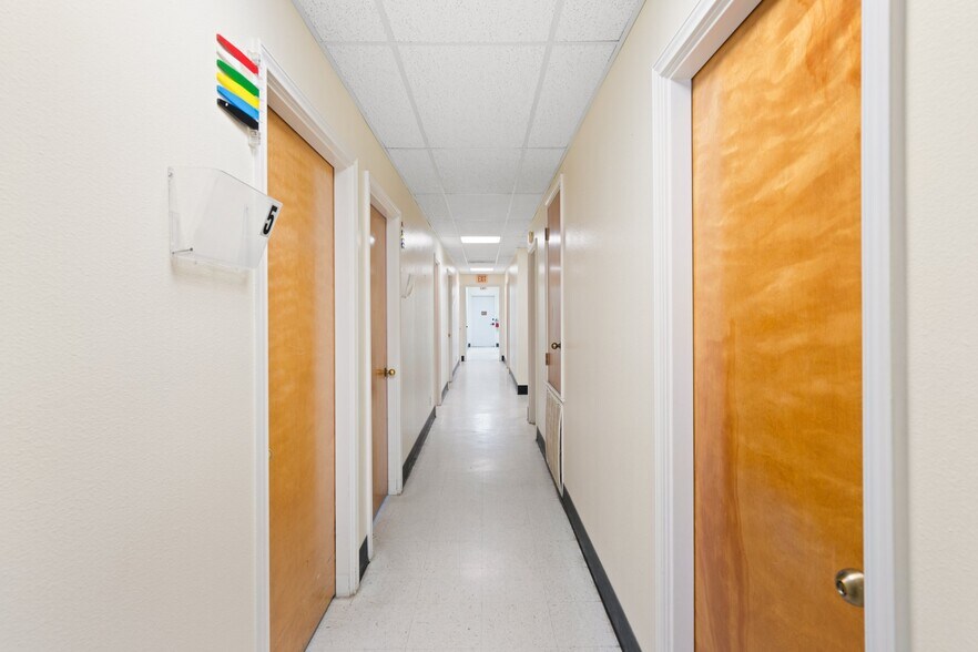 More Photos Of 204 W Windcrest St, Fredericksburg Healthcare For Sale