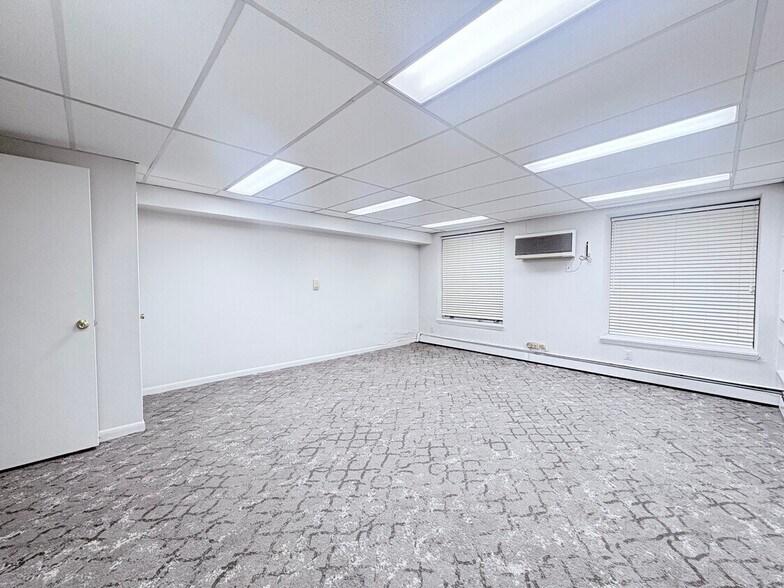 More Photos Of 111 E 35th St, New York Loft Creative Space For Lease