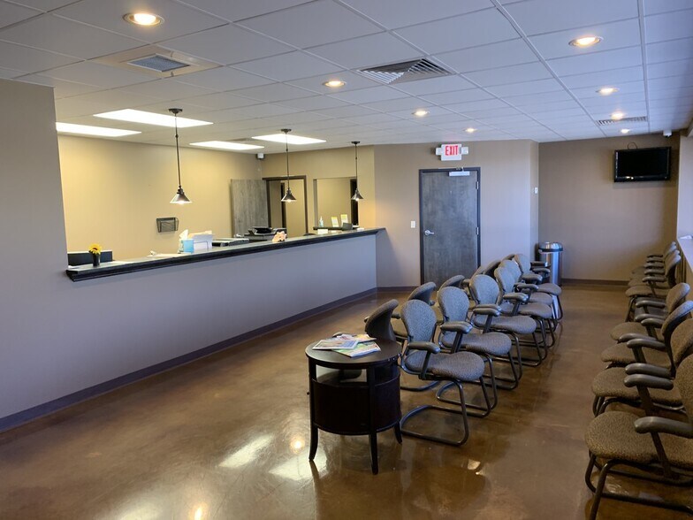 More Photos Of 20 Medical Center Dr, Jasper Medical For Lease