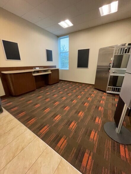 More Photos Of 84 N Plank Rd, Newburgh Storefront For Lease