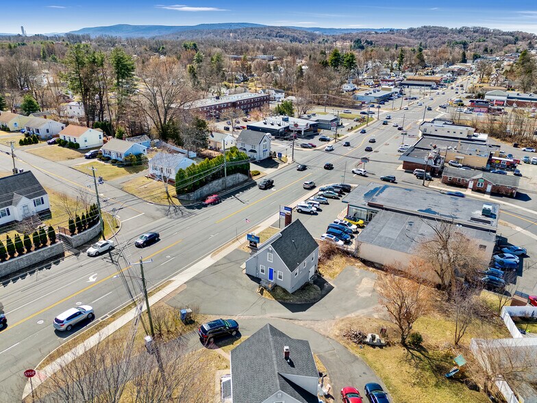 More Photos Of 941 Farmington Ave, Bristol Office Residential For Sale