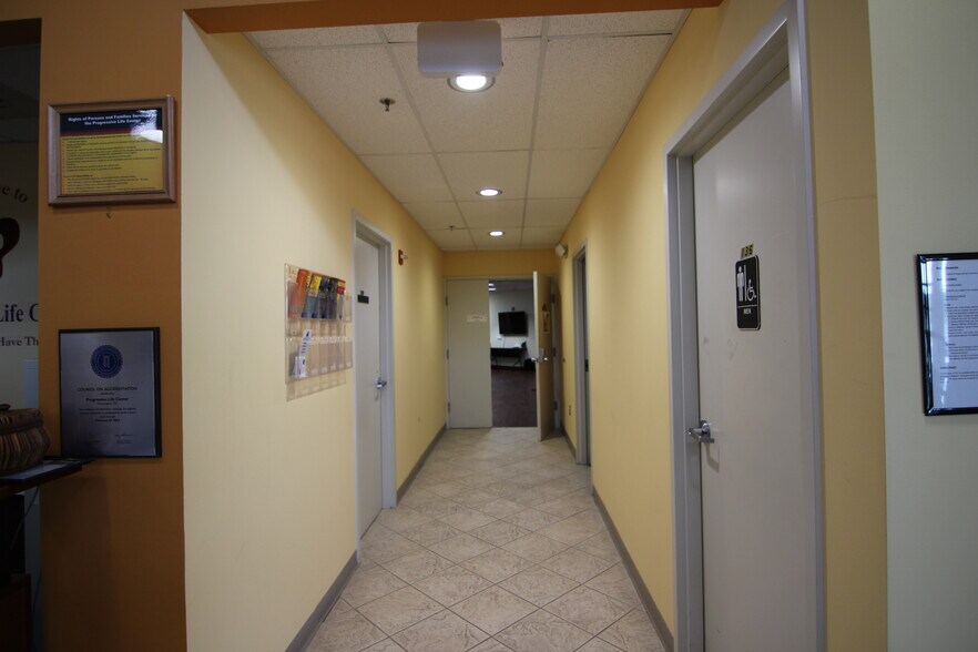 More Photos Of 1933 Montana Ave NE, Washington Warehouse For Lease