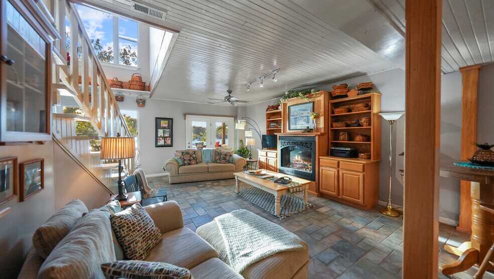 More Photos Of 1117 Dogwood Rd, Lake Ozark Multifamily For Sale