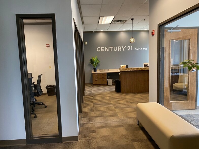 More Photos Of 4929 E 96th St, Indianapolis Office For Sale