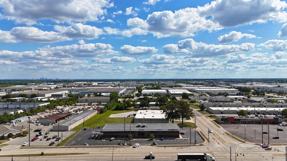 More Photos Of 5455 W 86th St, Indianapolis Office For Lease