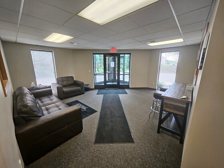 More Photos Of 14280 James Rd, Rogers Service For Lease