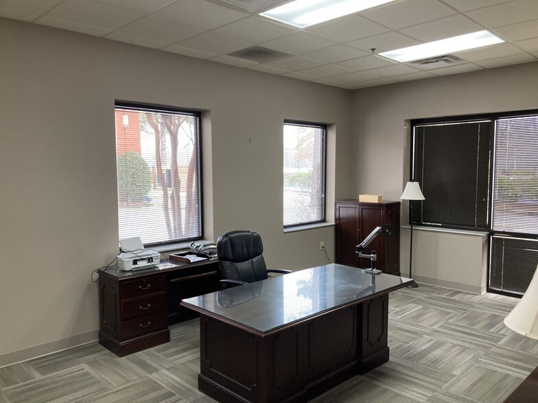More Photos Of 3760 Business Park, Germantown Office For Sale