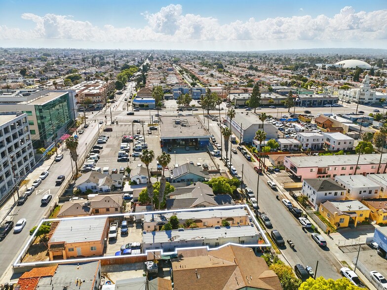 More Photos Of 924 W 82nd St, Los Angeles Apartments For Sale