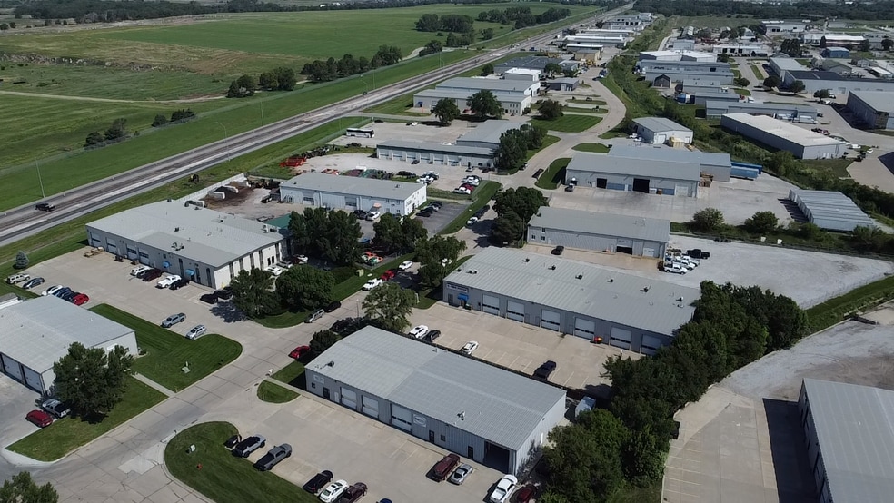 More Photos Of 5300 N 57th St, Lincoln Light Distribution For Lease