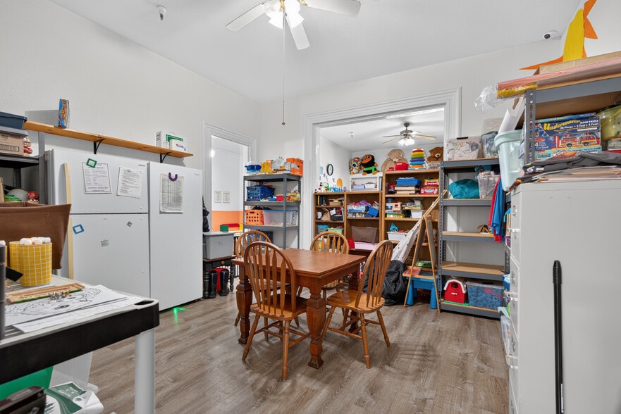 More Photos Of 530 N Cloverdale Blvd, Cloverdale Specialty For Sale