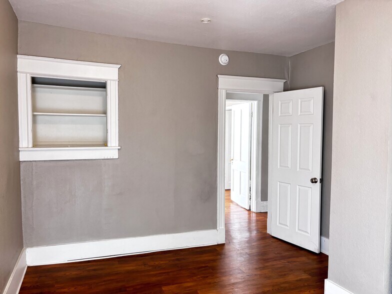 More Photos Of 146 N Logan St, Denver Specialty For Sale